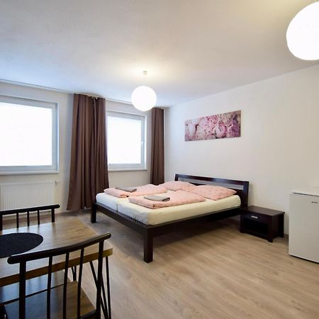 Apartman Zlatovska 22B Trenčín Екстериор снимка