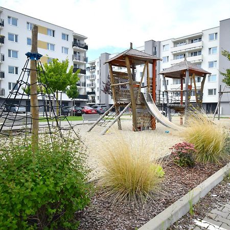 Apartman Zlatovska 22B Trenčín Екстериор снимка