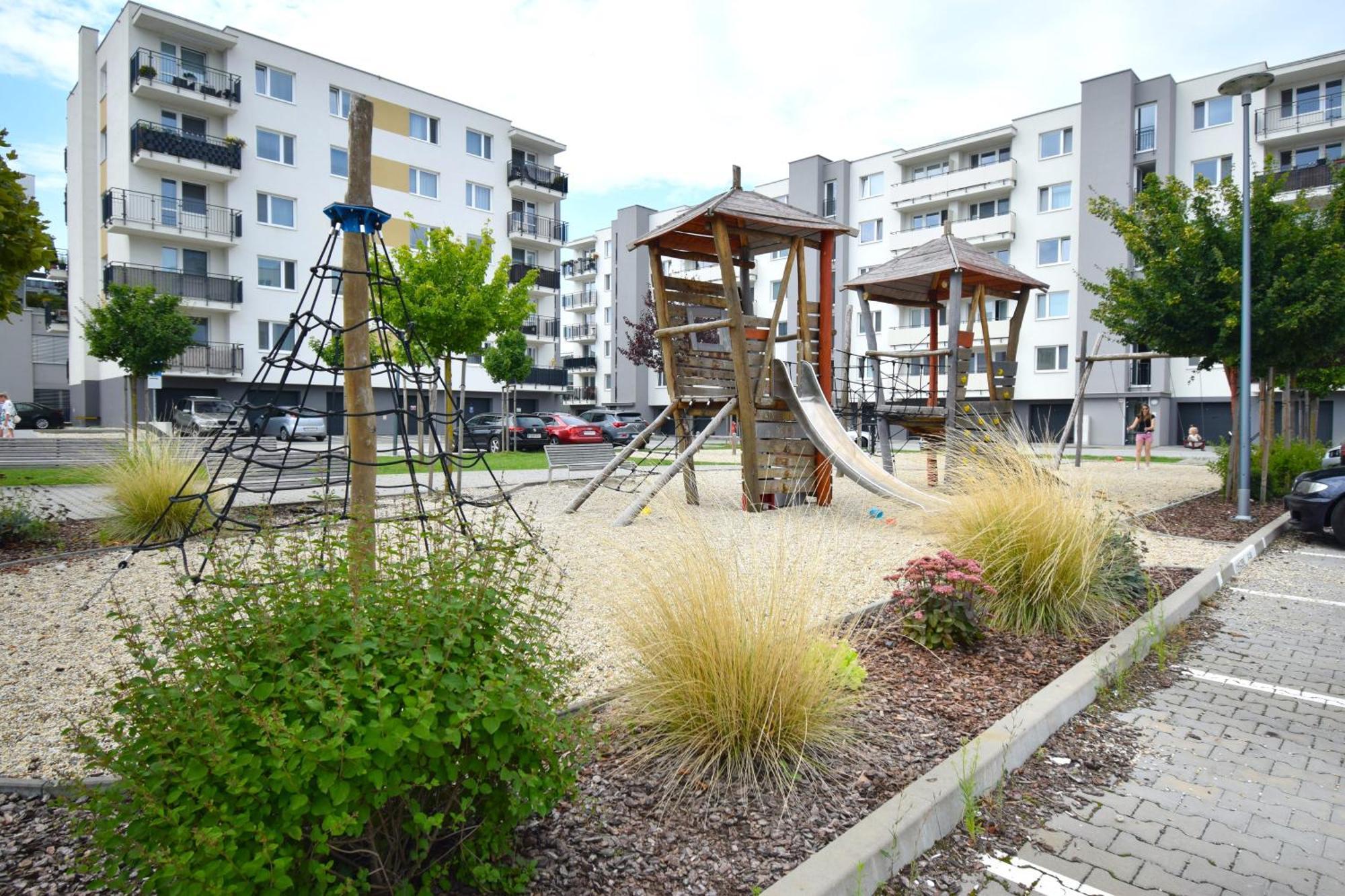 Apartman Zlatovska 22B Trenčín Екстериор снимка